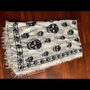 McQueen classic skull scarf